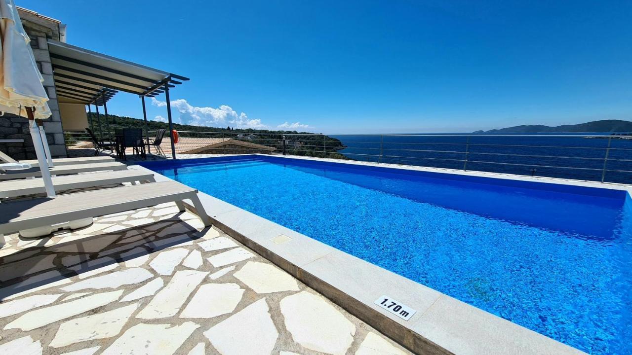 Amousso Bay